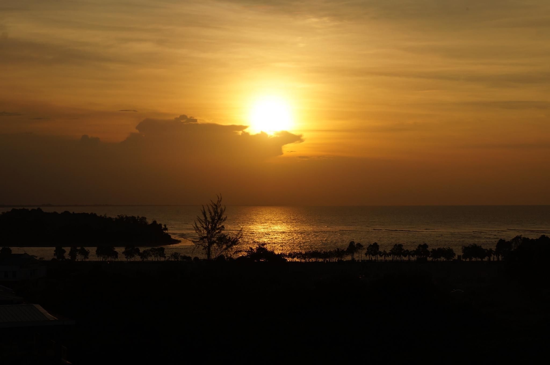 กรีน โฮเต็ล แอนด์ สวีท (Greens Hotel & Suites)4