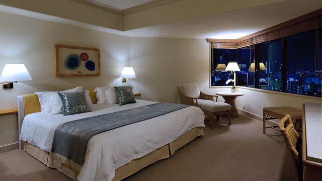 Club Room, 1 King Bed, Lounge access, Non Smoking