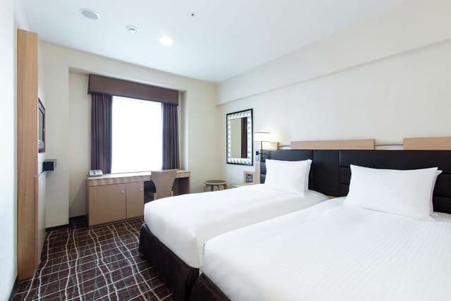 2 TWIN BEDS ACCESSIBLE