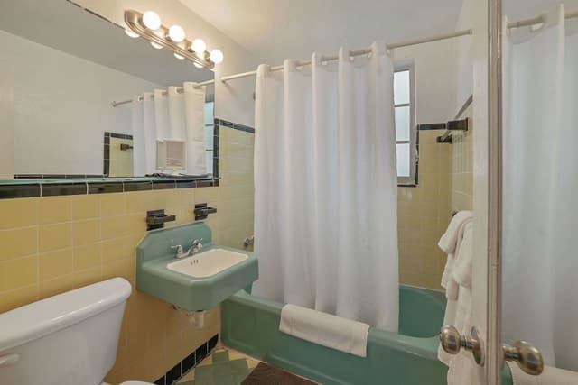 Deluxe Double Room #1