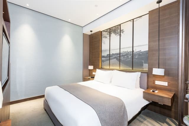 Grand Room, 1 King Bed, Garden View