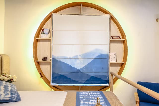 Mountain View King Bed