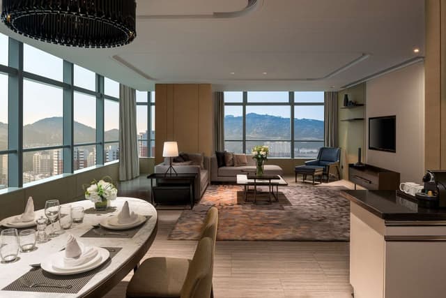 THREE BEDROOM APARTMENT