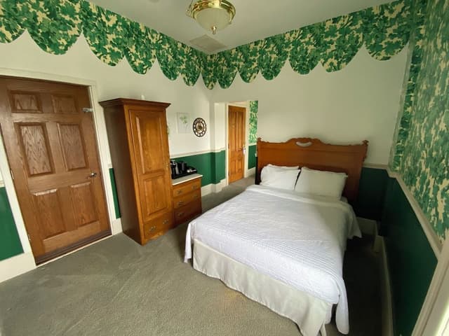 Basic Room, Multiple Beds