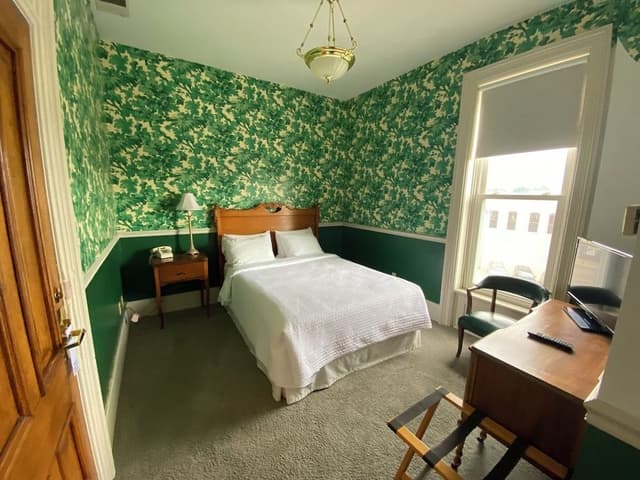 Basic Room, Multiple Beds