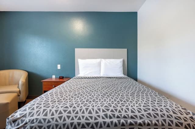 Room, 1 Queen Bed, Accessible, Non Smoking (Efficiency)