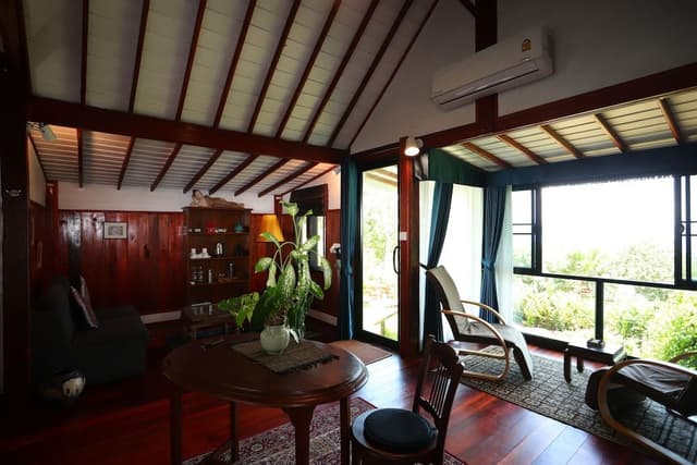 Seaside Bungalow (Gecko)
