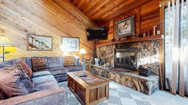 Condo, 2 Bedrooms