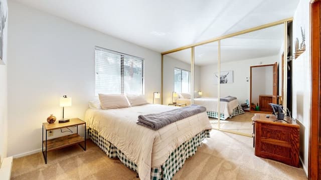 Condo, 2 Bedrooms