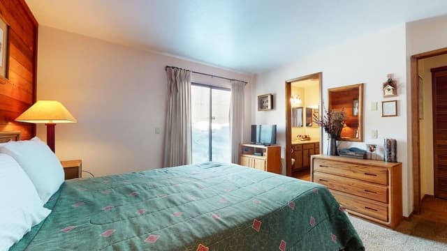 Condo, 2 Bedrooms