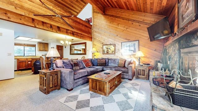 Condo, 2 Bedrooms