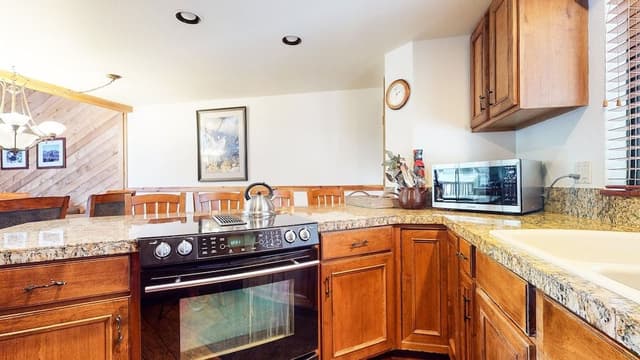 Condo, 3 Bedrooms