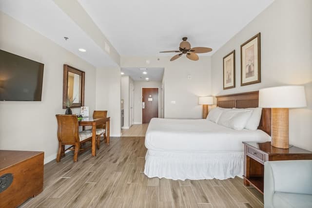 Condo, 2 Bedrooms, Sea View (2-6632/6634)