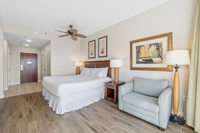 Condo, 2 Bedrooms, Sea View (2-6632/6634)