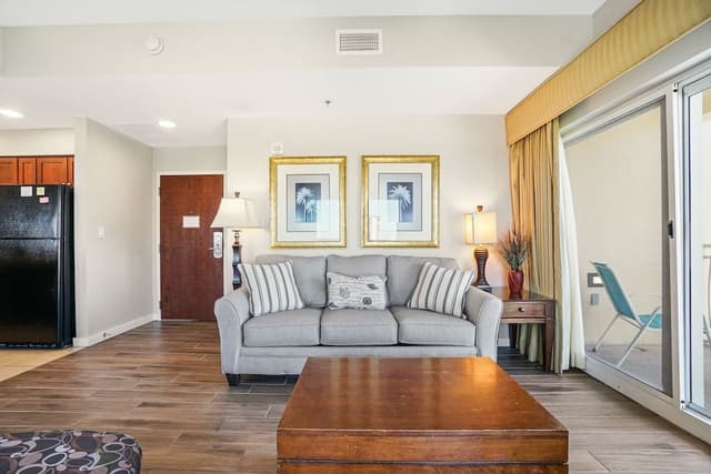 Condo, 2 Bedrooms, Sea View (2-6632/6634)