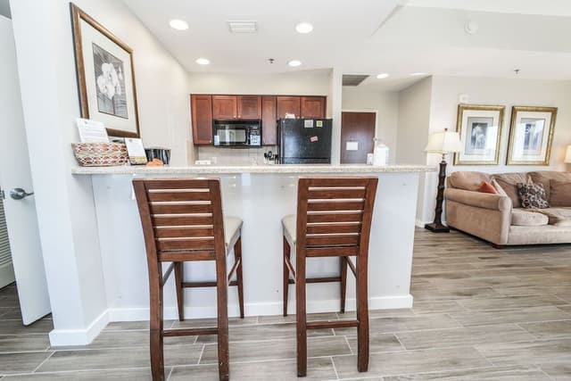 Condo, 2 Bedrooms, Sea View (2-6632/6634)