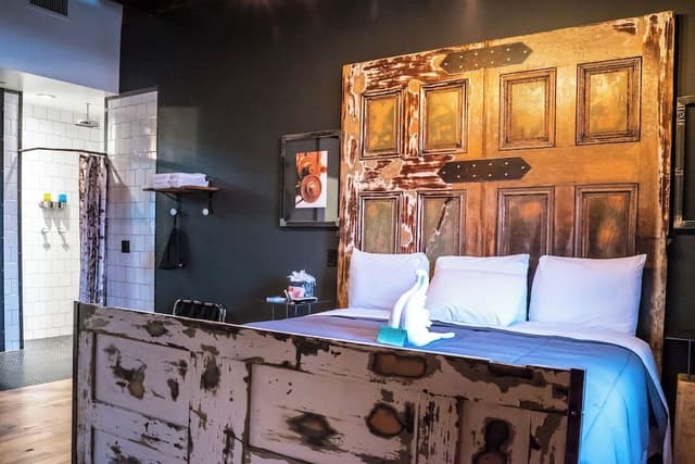 Exclusive Studio, Ensuite, City View (309 The Lumber Room)