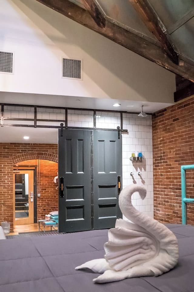 Romantic Studio, Ensuite, City View (308 The Flood Room)
