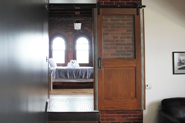 Exclusive Studio, Ensuite, City View (309 The Lumber Room)