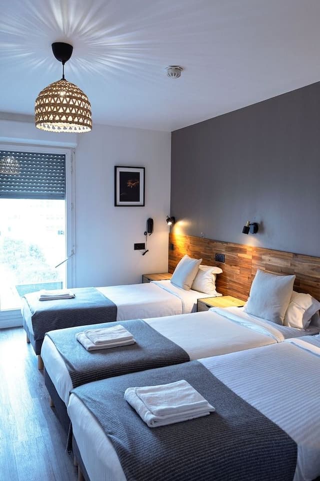 Family Room, Multiple Beds