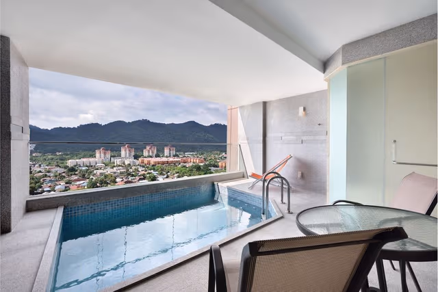 Executive Pool Suite