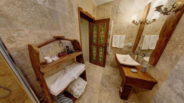 HONEYMOON ROOM