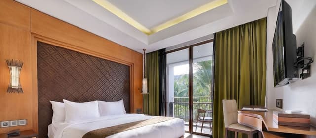 Deluxe Room, 1 Queen Bed, City View