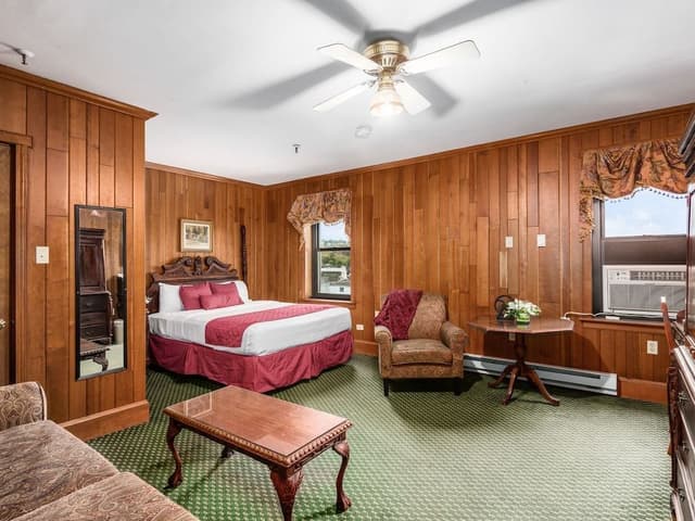 Queen Junior Suite
