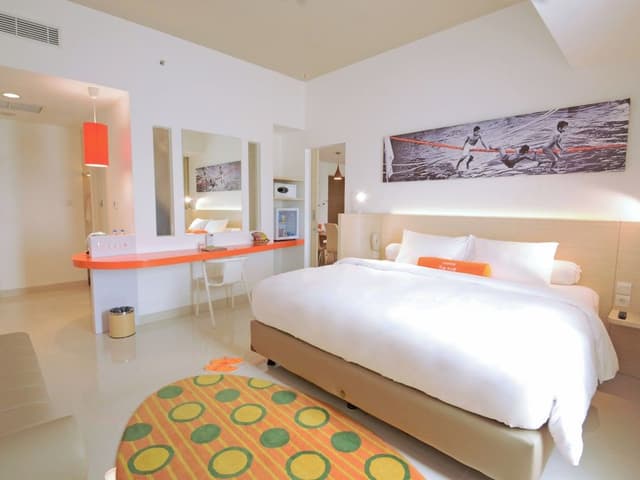 Suite, 1 King Bed, River View (HARRIS)