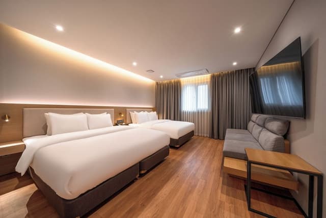 Family Twin Room C