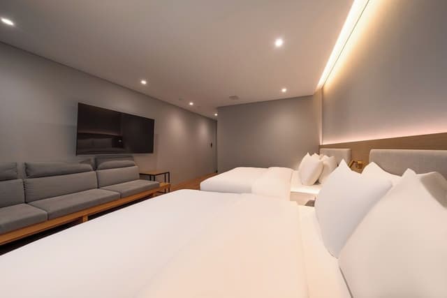Family Twin Room C