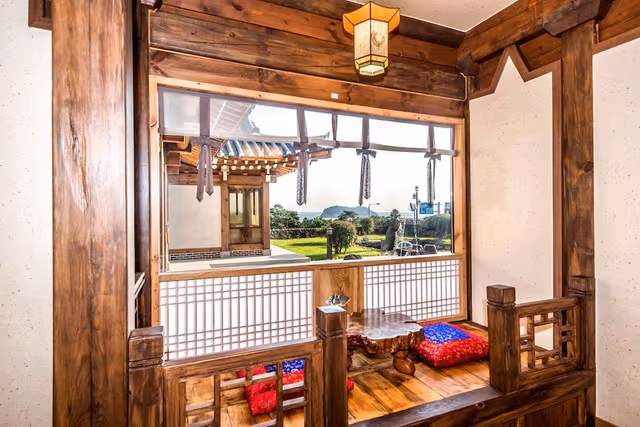 Wol Hwa B (Hanok Building 1F)