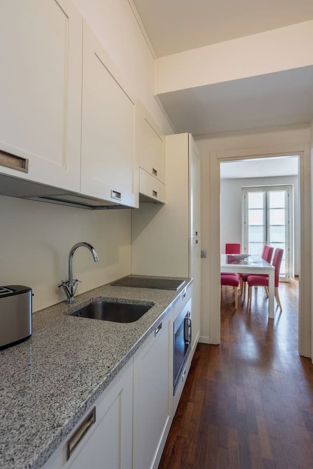 Comfort Condo, Kitchen, Lake View