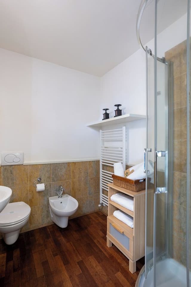 Deluxe Condo, Kitchen, Lake View
