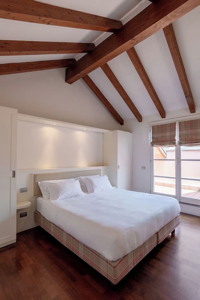 Deluxe Condo, Kitchen, Lake View