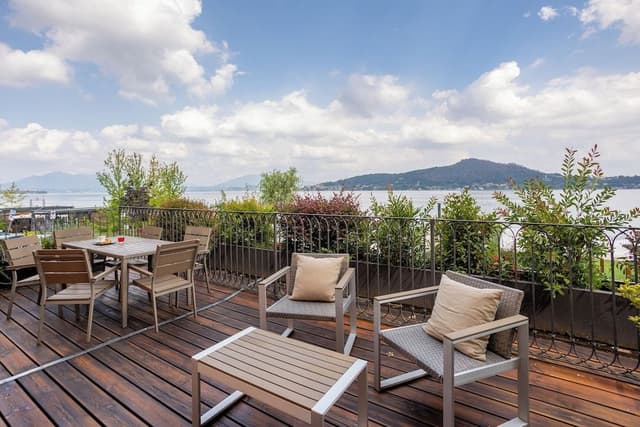 Comfort Condo, Kitchen, Lake View