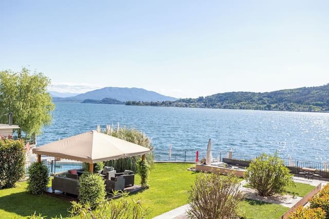 Superior Suite, Kitchen, Lake View