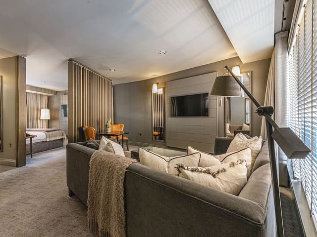 Signature Suite