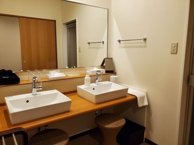 Standard Twin Room (Tomowru Building)