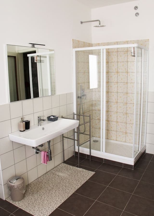 Double or Twin Room, Shared Bathroom