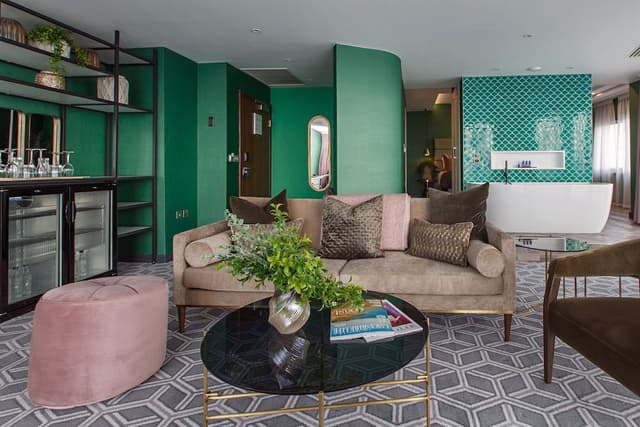 Suite (Penthouse Suite)