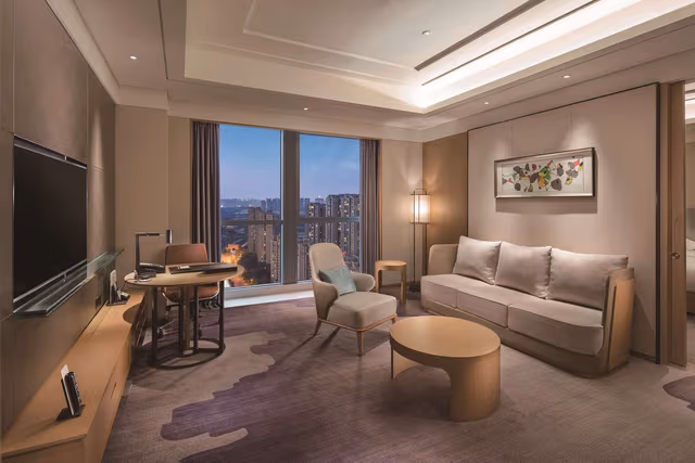 KING ONE BEDROOM DELUXE SUITE