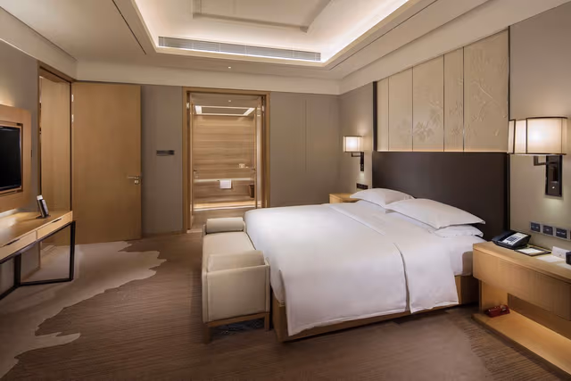 KING ONE BEDROOM EXECUTIVE SUITE