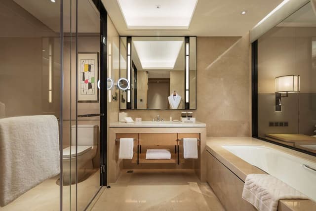 KING GUEST ROOM