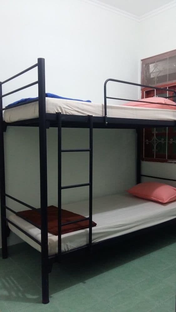 Shared Dormitory, Mixed Dorm (Fan)