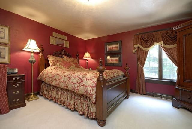 Traditional Suite, 1 King Bed (The Hunt Suite)
