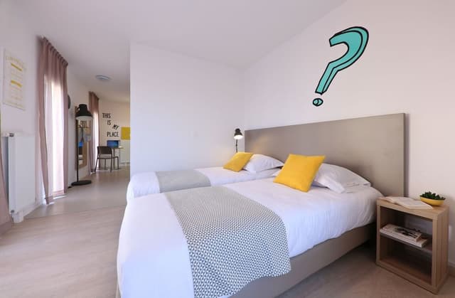 Studio, 2 Twin Beds