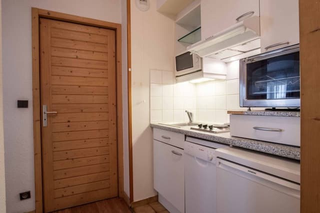 Studio, 2 Twin Beds, Balcony, Mountain View