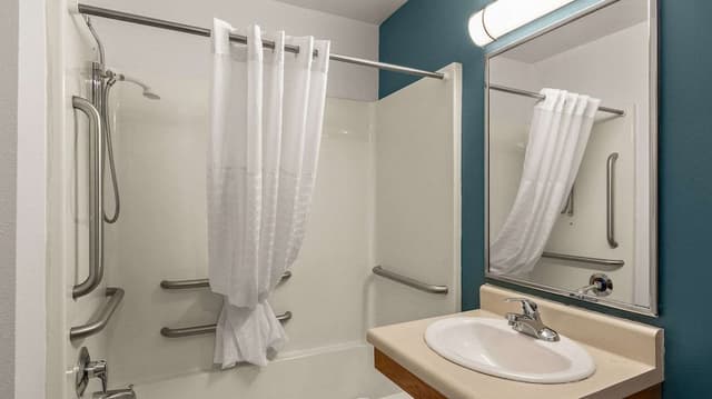 Suite, 1 Queen Bed, Accessible, Non Smoking