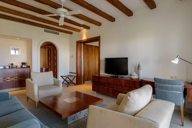 KING ONE BEDROOM SUITE WITH POOL VIEW
